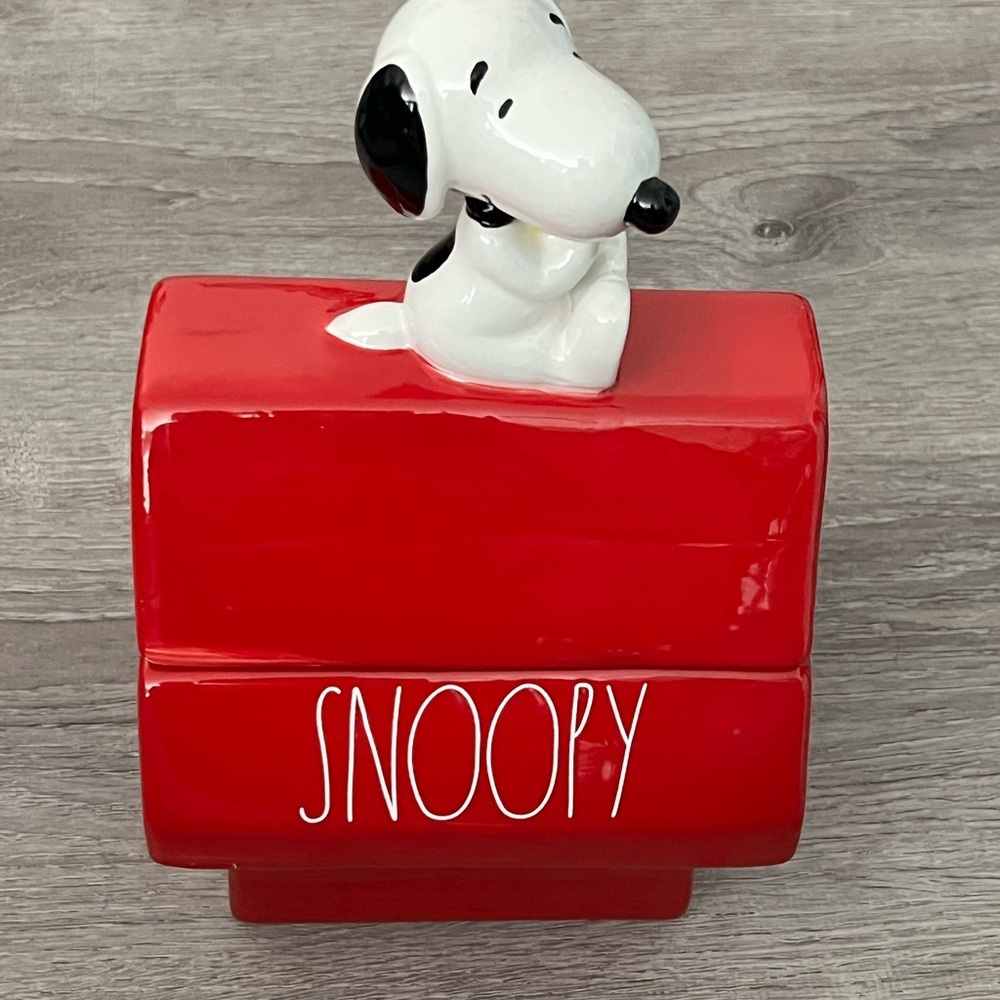Rae Dunn Snoopy Red Ceramic cookie jar dog house